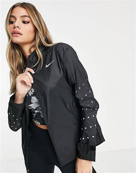 Nike Womens Essential Flash Runway Jacket 